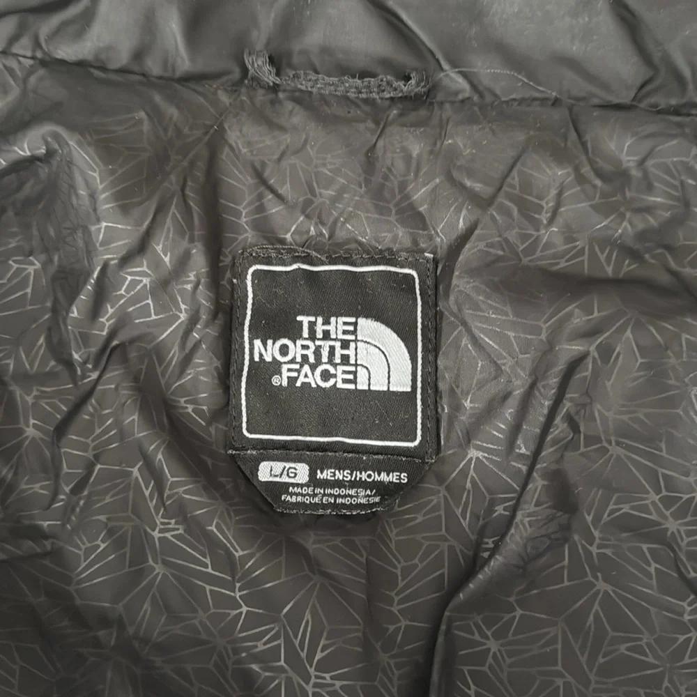 The North Face Men’s Light Weight Zip Up Jacket
